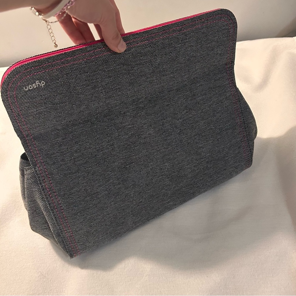 Dyson Gray hair dryer storage bag with Pink Trim